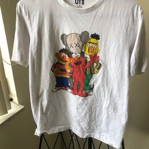 KAWS uniqlo t shirt size small